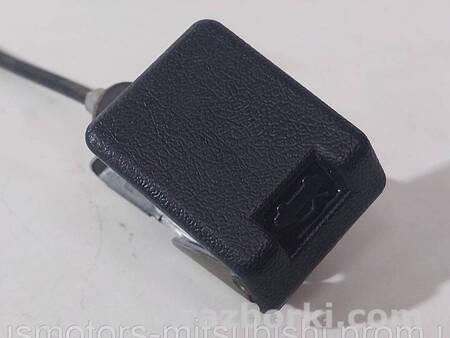 ФОТО Ручка відкривання капота для Mitsubishi Outlander Коломия