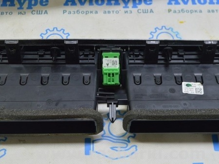 ФОТО Дефлектор воздуховода передней панели для Land Rover Range Rover Velar (2017-2023) Одесса