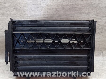 ФОТО Жалюзі дефлектор радіатора для Peugeot 208 Киев