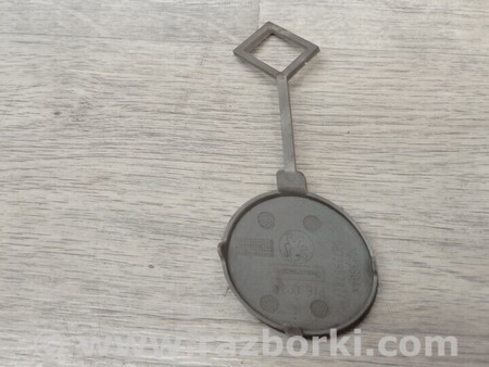 ФОТО Заглушка бампера буксировочного крюка передняя для Peugeot 208 Киев