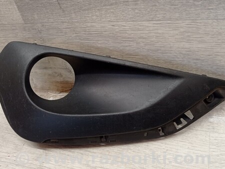 ФОТО Заглушка накладка решітка туманки ПТФ переднього бампера для Peugeot 208 Киев