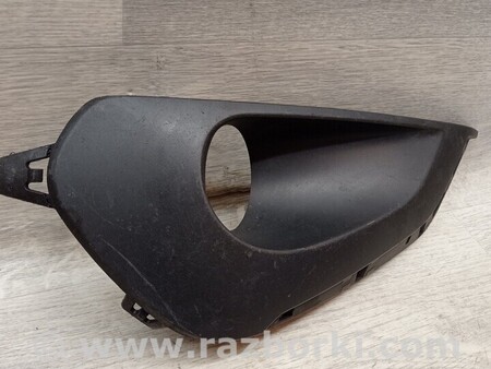 ФОТО Заглушка накладка решітка туманки ПТФ переднього бампера для Peugeot 208 Киев