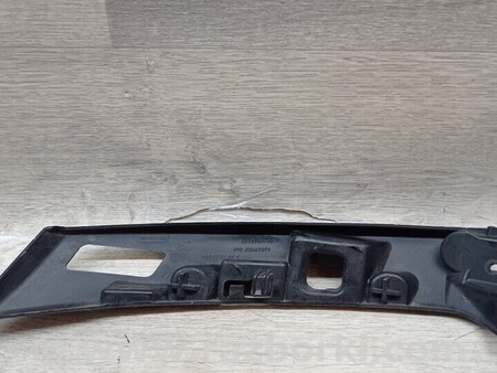 ФОТО рестайлінг кронштейн кріплення напрявляюча бампера переднього для Peugeot 208 Киев