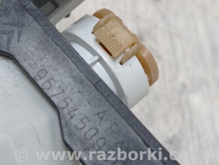 ФОТО Фара противотуманная правая для Peugeot 208 Киев