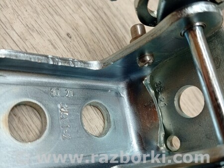 ФОТО Петля двері дверки передня права верхня для Peugeot 301 Киев