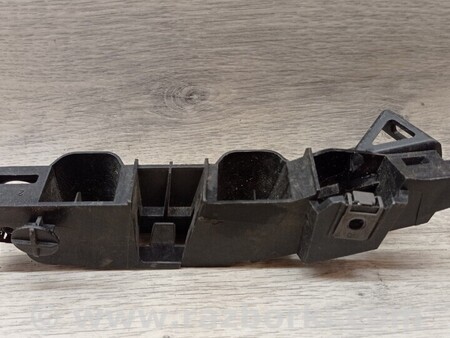 ФОТО Кронштейн кріплення направляюча переднього бампера ліва для Peugeot 308 Київ