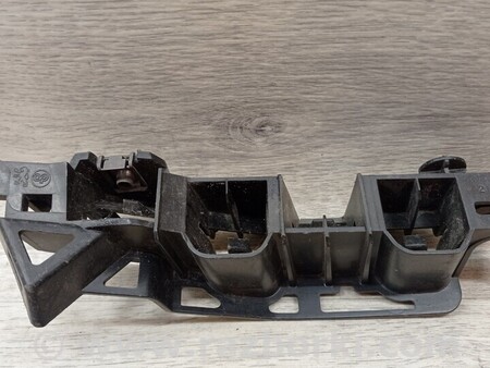 ФОТО Кронштейн кріплення направляюча переднього бампера ліва для Peugeot 308 Київ