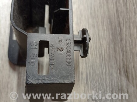 ФОТО Кронштейн кріплення направляюча переднього бампера ліва для Peugeot 308 Київ