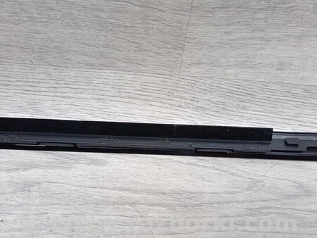 ФОТО Уплотнитель двери передней правой на двери для Peugeot 508 Киев