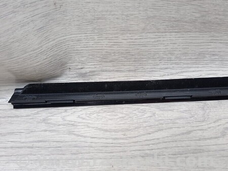 ФОТО Уплотнитель двери передней правой на двери для Peugeot 508 Киев