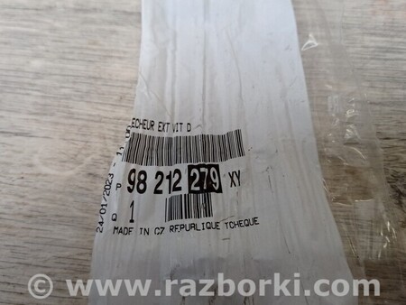 ФОТО Уплотнитель двери передней правой на двери для Peugeot 508 Киев