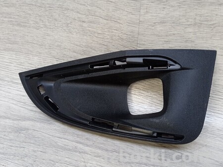 ФОТО Заглушка противотуманных фар бампера переднего правая без для Peugeot 3008 Киев