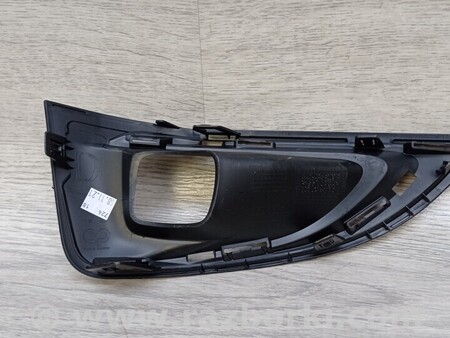 ФОТО Заглушка противотуманных фар бампера переднего правая без для Peugeot 3008 Киев