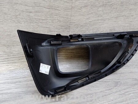 ФОТО Заглушка противотуманных фар бампера переднего правая без для Peugeot 3008 Киев