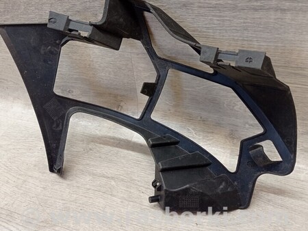 ФОТО Кронштейн кріплення башмак опора направляюча переднього бампера для Peugeot 3008 Киев