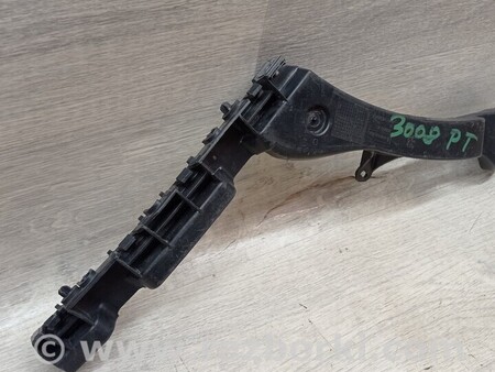 ФОТО Кронштейн кріплення направляюча заднього бампера правий для Peugeot 3008 Киев