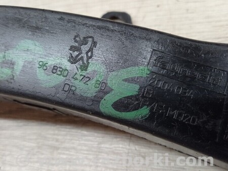 ФОТО Кронштейн кріплення направляюча заднього бампера правий для Peugeot 3008 Киев