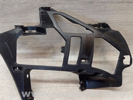 ФОТО Кронштейн кріплення направляюча переднього бампера правий для Peugeot 3008 Киев