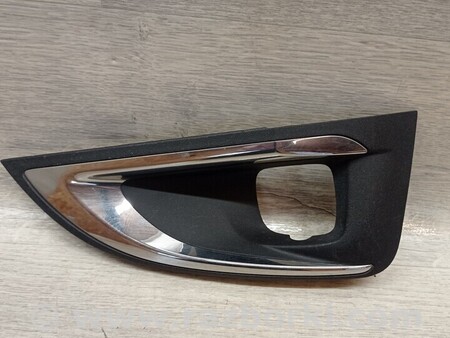 ФОТО Накладка заглушка решітка хром туманки ПТФ переднього для Peugeot 3008 Киев