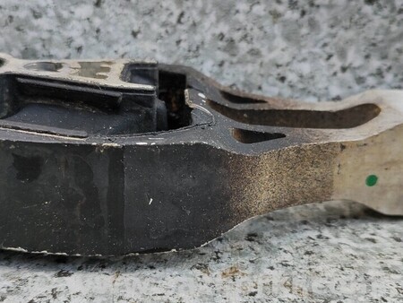 ФОТО Подушка двигателя двигуна коробки для Peugeot 3008 Киев