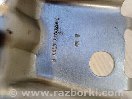 ФОТО Скоба кронштейн кріплення напрявляюча переднього стабілізатора ліва для Peugeot 3008 Киев