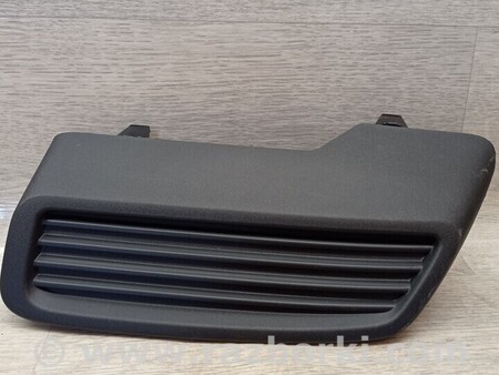 ФОТО Накладка заглушка решітка заднього бампера ліва для Peugeot 5008 Київ