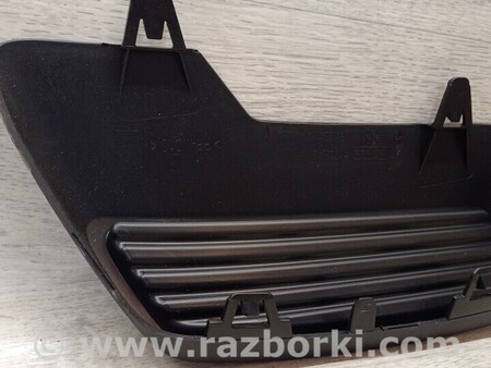 ФОТО Накладка заглушка решітка заднього бампера ліва для Peugeot 5008 Київ