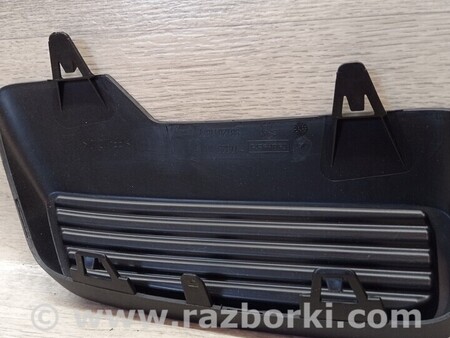 ФОТО Накладка заглушка решітка заднього бампера ліва для Peugeot 5008 Київ