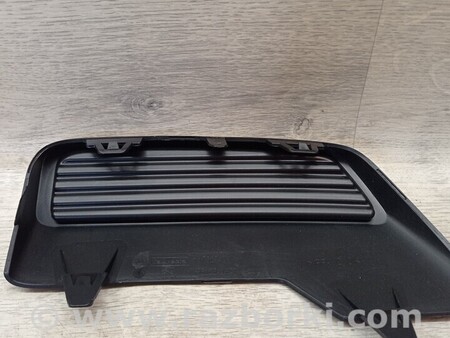 ФОТО Накладка заглушка решітка заднього бампера ліва для Peugeot 5008 Київ