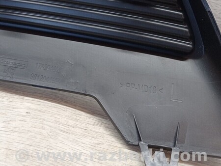 ФОТО Накладка заглушка решітка заднього бампера ліва для Peugeot 5008 Київ