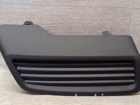 ФОТО Накладка заглушка решітка заднього бампера права для Peugeot 5008 Киев
