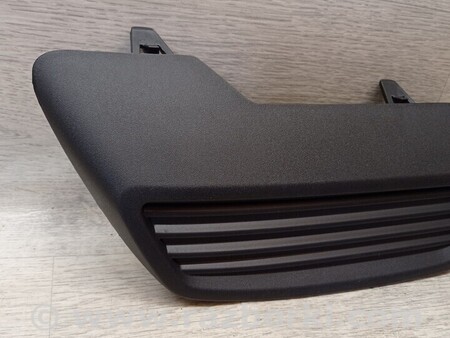 ФОТО Накладка заглушка решітка заднього бампера права для Peugeot 5008 Киев