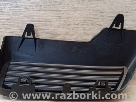 ФОТО Накладка заглушка решітка заднього бампера права для Peugeot 5008 Киев