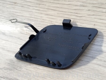 ФОТО Заглушка бампера буксировочного крюка передняя для BMW 1-Series (все года выпуска) Киев