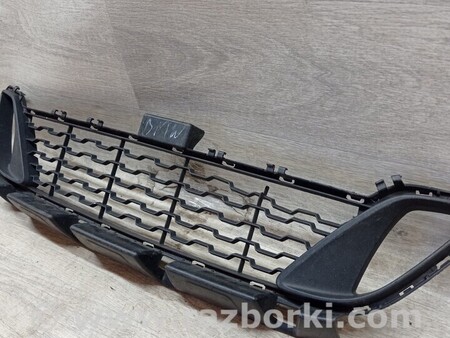 ФОТО Решетка радиатора бампера переднего центральная нижняя для BMW 2-Series (все года выпуска) Киев