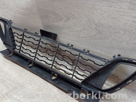 ФОТО Решетка радиатора бампера переднего центральная нижняя для BMW 2-Series (все года выпуска) Киев