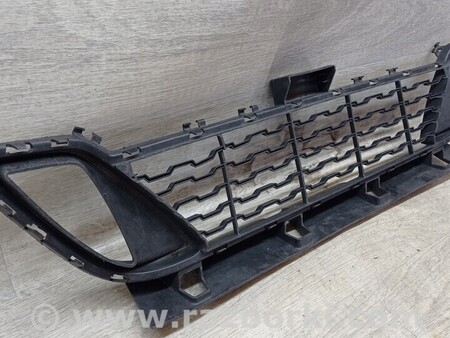 ФОТО Решетка радиатора бампера переднего центральная нижняя для BMW 2-Series (все года выпуска) Киев