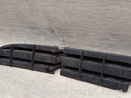 ФОТО Заглушка решітка переднього бампера ліва Седан для BMW 3-Series (все года выпуска) Киев