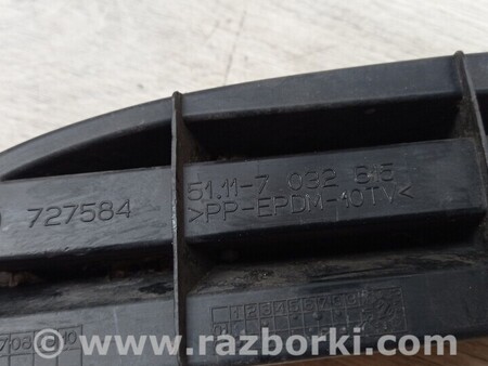 ФОТО Заглушка решітка переднього бампера ліва Седан для BMW 3-Series (все года выпуска) Киев