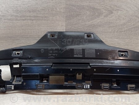 ФОТО Кронштейн кріплення направляюча заднього бампера центральний для BMW 3-Series (все года выпуска) Киев