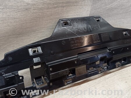 ФОТО Кронштейн кріплення направляюча заднього бампера центральний для BMW 3-Series (все года выпуска) Киев