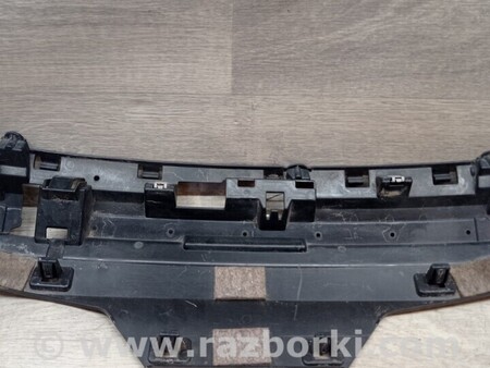 ФОТО Кронштейн кріплення направляюча заднього бампера центральний для BMW 3-Series (все года выпуска) Киев