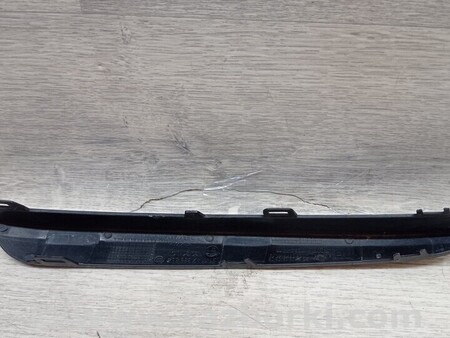 ФОТО Накладка решітки переднього бампера права для BMW 3-Series (все года выпуска) Киев