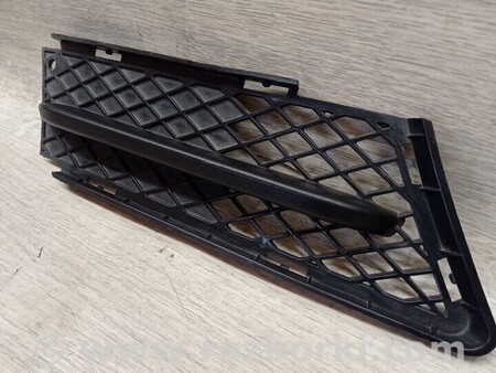 ФОТО Решітка заглушка переднього бампера права Тайвань для BMW 3-Series (все года выпуска) Киев