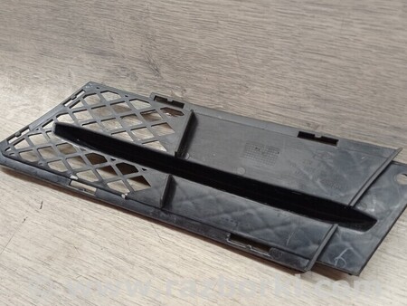 ФОТО Решітка заглушка переднього бампера права Тайвань для BMW 3-Series (все года выпуска) Киев