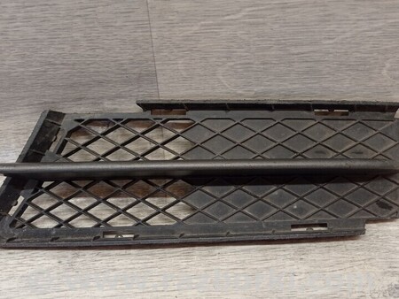 ФОТО Решітка накладка заглушка туманки ПТФ переднього бампера для BMW 3-Series (все года выпуска) Киев