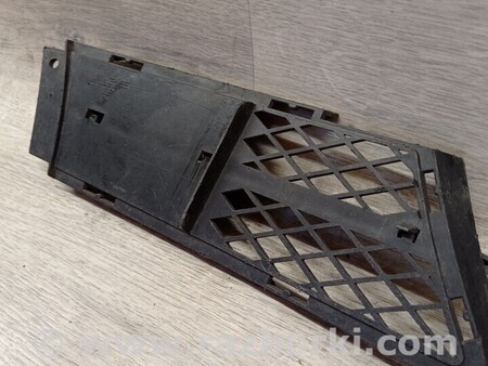 ФОТО Решітка накладка заглушка туманки ПТФ переднього бампера для BMW 3-Series (все года выпуска) Киев