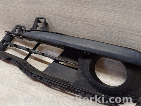 ФОТО Решітка накладка заглушка туманки ПТФ переднього бампера для BMW 3-Series (все года выпуска) Киев