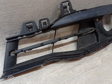 ФОТО Решітка накладка заглушка туманки ПТФ переднього бампера для BMW 3-Series (все года выпуска) Киев