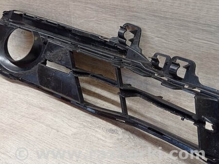 ФОТО Решітка накладка заглушка туманки ПТФ переднього бампера для BMW 3-Series (все года выпуска) Киев